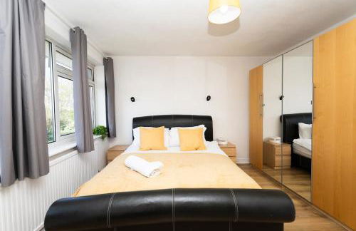 Homely Hornchurch - 5 Bed House - Foto 22