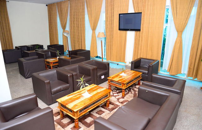 Golden Royale Hotel - Foto 2