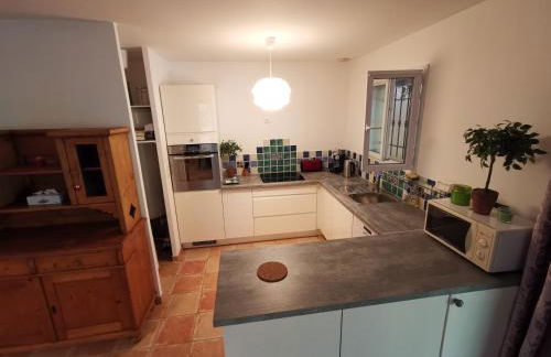 T2 indépendant terrasse et piscine au calme Var sud de la France - Foto 9