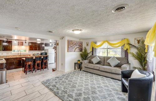 Cozy House on Meadowbrook Lake Serene, Scenic! - Photo 3