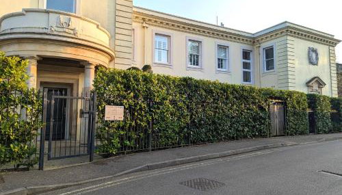 Luxury 2 Bed Apt, Sleeps 4, Secure PRKG-1 Car, Ascot Racecourse 5min walk, Legoland & Lapland 8mins, Windsor 15mins - Foto 5