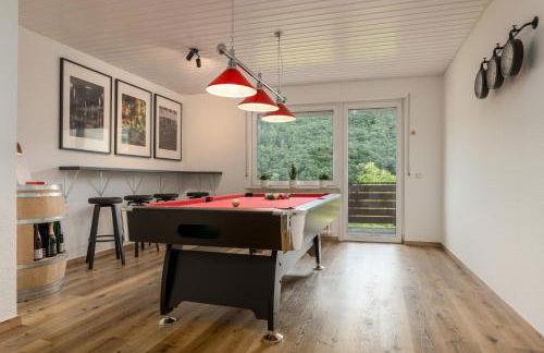 Elbling Appartement for 4 People - Billiards - 2 Bedrooms - 2 Bathrooms - Balcony with Mosel View - Parking - Wine Barrel Bar - Fully Equipped Kitchen - Netflix - WaipuTV - 3 km from Cochem - Foto 3