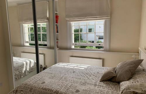 Lovely riverside cottage, Weybridge, Surrey - Foto 11