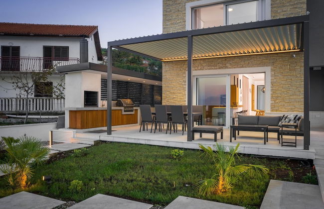 Beachfront Villa Grey Martini with Pool - Foto 27