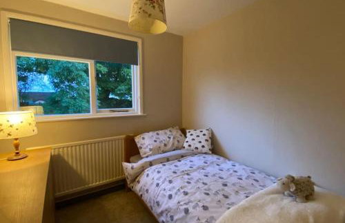 Cheerful 3 bedroom bungalow with indoor fire place - Foto 14