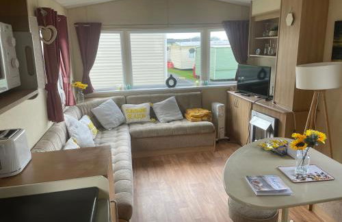 Discover Serenity in Our 3-Bed Static Caravan at Clarach Bay Holiday Village! - Foto 11