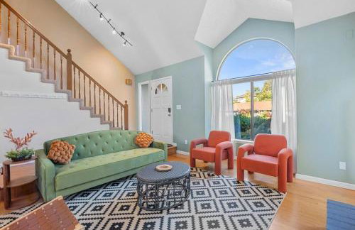 Bridging the Gorge And City to Your Cozy Home - Photo 3