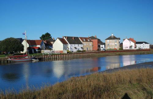 Chic Pet-Friendly Cottage, Fireplace, Wivenhoe - Foto 24