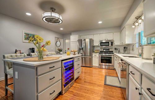 Less Than 2 Mi to the Big House Family-Friendly Home! - Foto 6