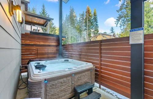 LUXE Hyak Retreat with Sauna, Hot Tub, Game Room, 6BR - Foto 71