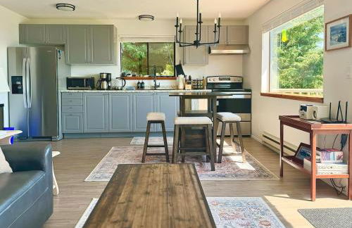 Water Views - Wood Stove - Quiet & Private Stay - Foto 8