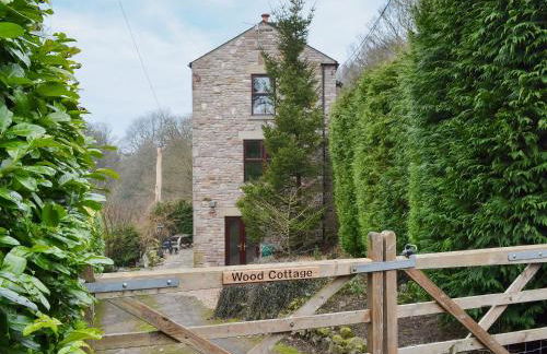 Wood Cottage - Photo 1