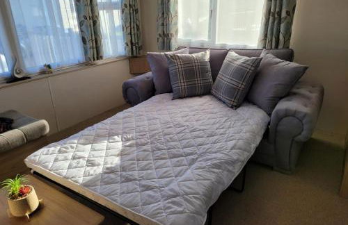 Lovely Static Caravan at Billing Aquadrome - Photo 16