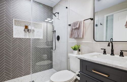 Tysons LUXE 6BR Modern and Spacious - Foto 34