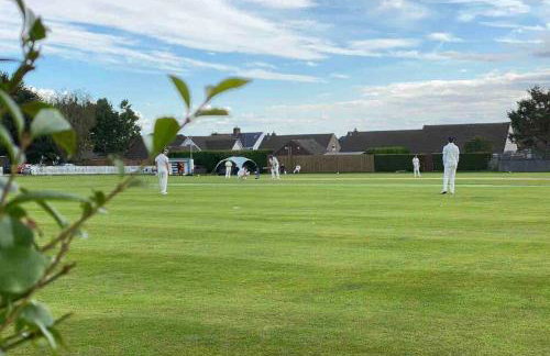 Large spacious home, great location, near transport links - Foto 7