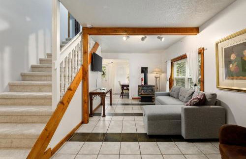 Central Lake Cozy Retreat AC Boat Launch Fire Pit - Foto 1