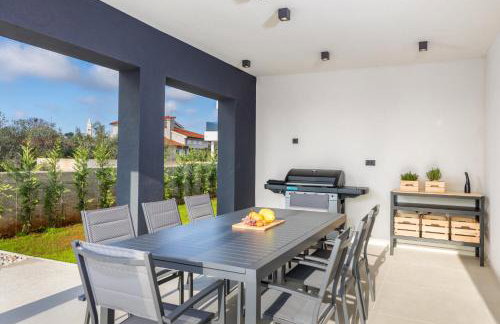 Amazing private villa with outdoor swimming pool in Vodnjan - Photo 3