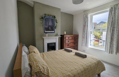 Perfect for Snowdon. Groups, families+dogs welcome - Photo 1