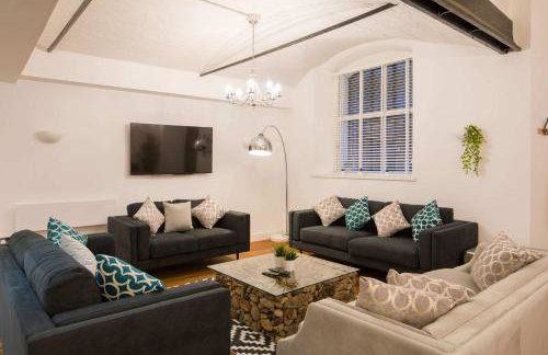 Liverpool Gem, Spacious 2BR Apt, Sleeps 8 - Photo 18