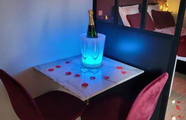 Nuit d'évasion love room avec baignoire balnéothérapie - Foto 14