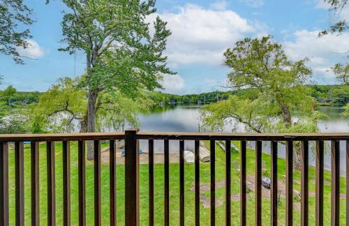 Lakefront Westhampton Cabin with Beach and Kayaks! - Foto 15