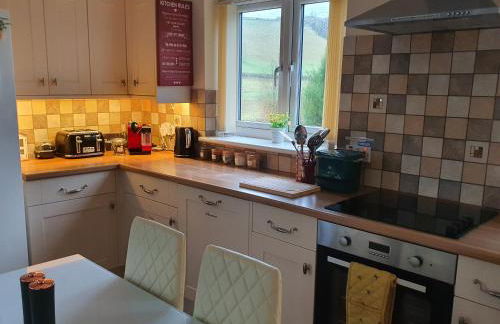 Idyllic 2 Bedroom Self-Contained UpsideDown Annexe - Photo 27