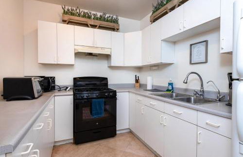Spacious 2BR Apartment with Full Kitchen & Dining In Beverly Hills - Foto 11