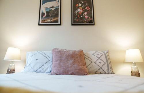 2BR Apartment with Parking Near Southside and Queens Park - Foto 7