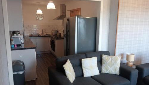 Self Catering Spacious 2 Bed Apartment with sea views - Foto 4