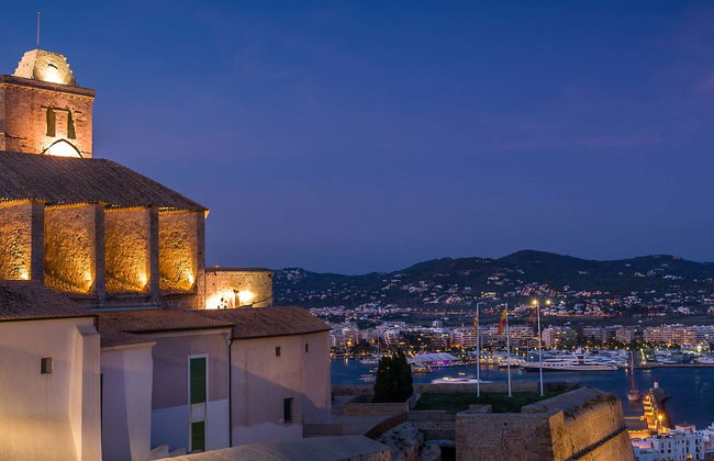 Ibiza Night Tour - Photo 1