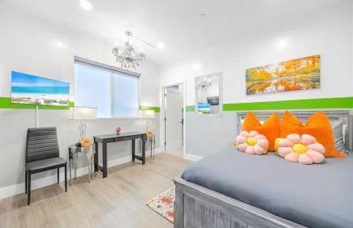 B- InstaWorthy & Family-Friendly NoHo Gem- Near Universal & Hollywood with Parking, Games, and Hot Tub - Foto 14