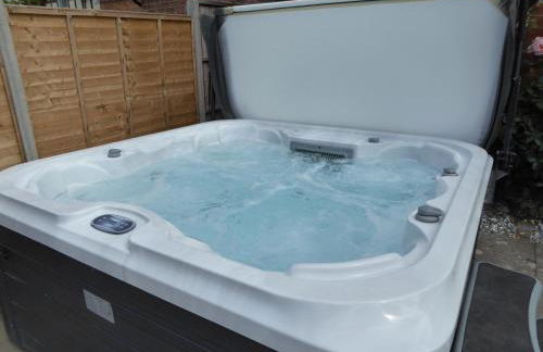 The Shakespeare Lodge - Sleeps up to 12 - 2 HOT TUBS - Foto 20