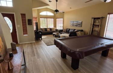 Sparkling Foothills Home 3 bed and loft 2 bath pool home - 14 day minimum - Foto 4