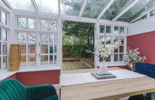 Stylish 4 Bedroom Home in Port Sunlight with 7 Beds Perfect for Business Bookings and Groups - Foto 62