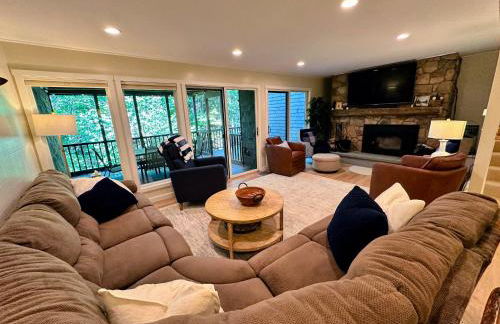 R8 Luxury Bretton Woods Ski-In Ski-out townhome next to beginner ski area w fast wifi and keyless entry - Foto 12