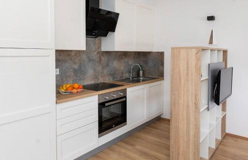 2 Bedroom Beautiful Apartment In Opuzen - Foto 6