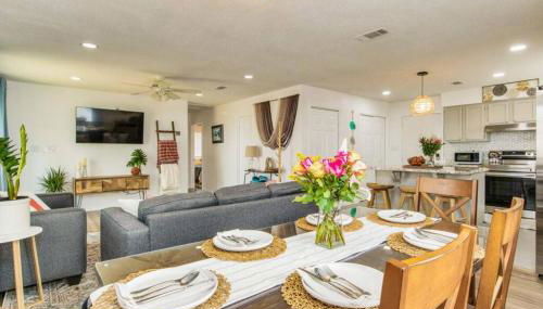 Woodsy Retreat, steps to Bay - Hot tub! - Foto 5