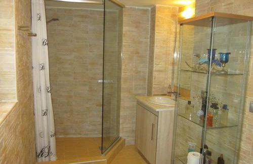 Attractive Greek House with Private Pool near Sea & City Center - Photo 70