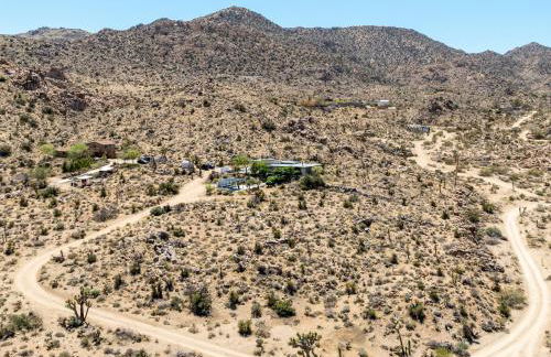 Casa Rocosa I Midcentury Home on 5 Private Acres Near Park - Foto 63