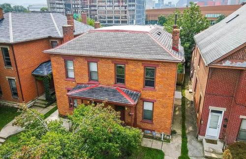 Jungle House Columbus Downtown Free Parking Sleeps 8 - Steps to Convention Center & Nationwide Arena - 2BR Short North Luxury Home - Over 5,800 Five Star Stays - Foto 21