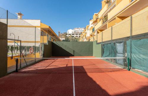 Beachside Retreat with Private Terrace - Foto 12