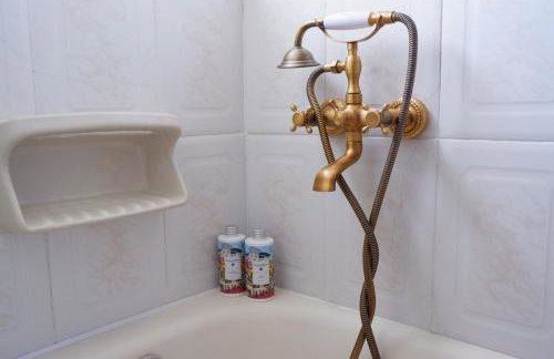 The Art House By The Sea - Photo 19