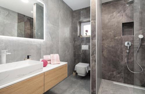 Luxury Apartment Lorena - Private Heated Pool - - Photo 32