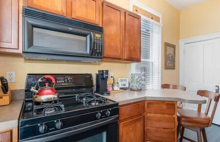 Beautiful downstairs 1bed 1bth charmer- Pet Friendly - Foto 15