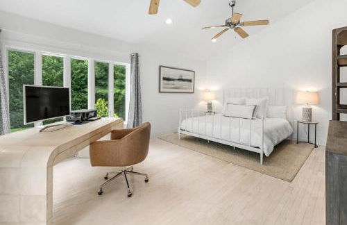 Amazing Southampton Home with Private Heated Pool - Foto 39