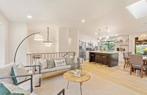 Spacious Modern Retreat w Game Room and Yard - Foto 1