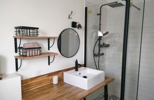 Maison cosy et élégante -Tram A et E 300 m, - Bordeaux 15 min - Foto 10