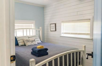 Sister Lake Cottages - Unit 4 - Photo 12