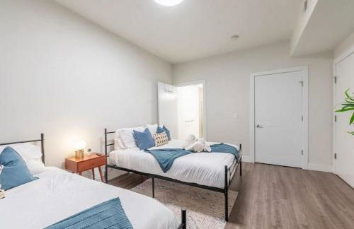 Blue Breakaway with Free Parking and Sleeps 9, Book 7 days, Get 20 Percent OFF - Foto 16