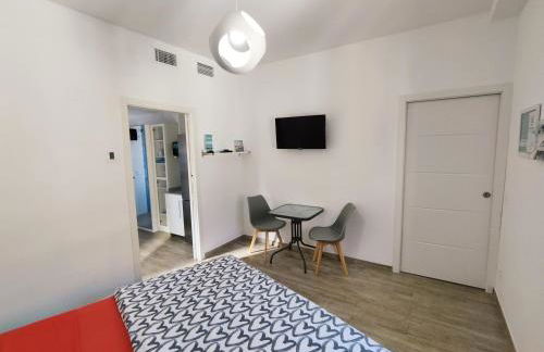 Altozano Room II, Estudió centro de Málaga Gayfriendly, Wi-Fi gratis - Photo 5